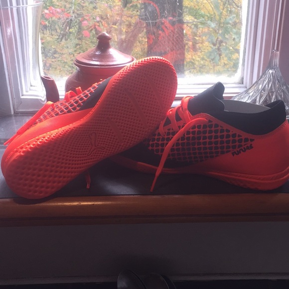 Puma indoor soccer shoes - Picture 4 of 4